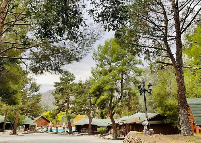 Villa: Whispering Pines Lodge